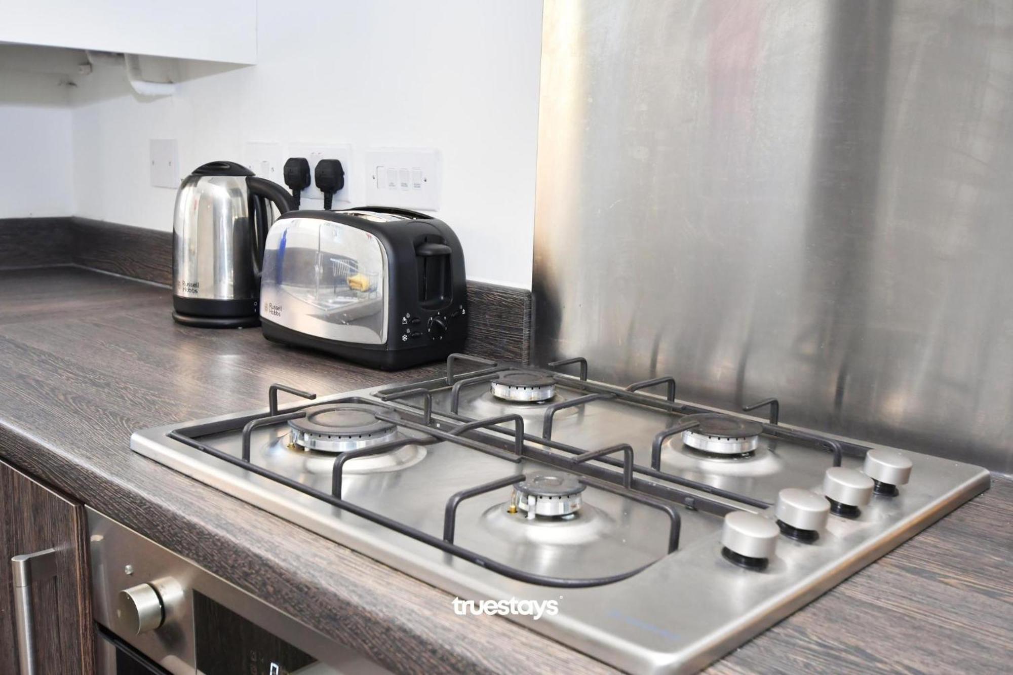 Regal House By True Stays - 3 Bedroom House In Stoke-On-Trent Eksteriør billede
