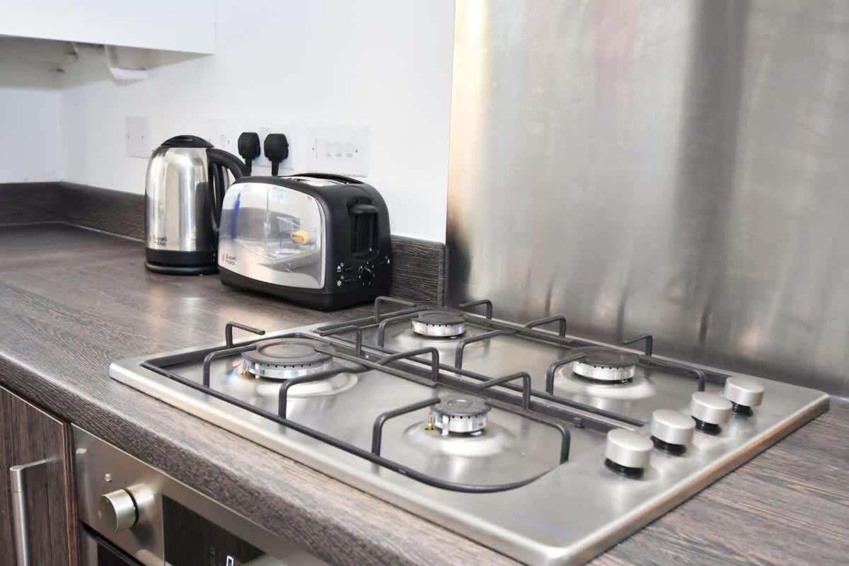 Regal House By True Stays - 3 Bedroom House In Stoke-On-Trent Eksteriør billede